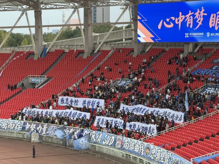 马诺洛:我们在前场三区的最后一传或最后一射确实没对方做得好 马诺洛:我们在前场三区的最后一传或最后一射确实没对方做得好