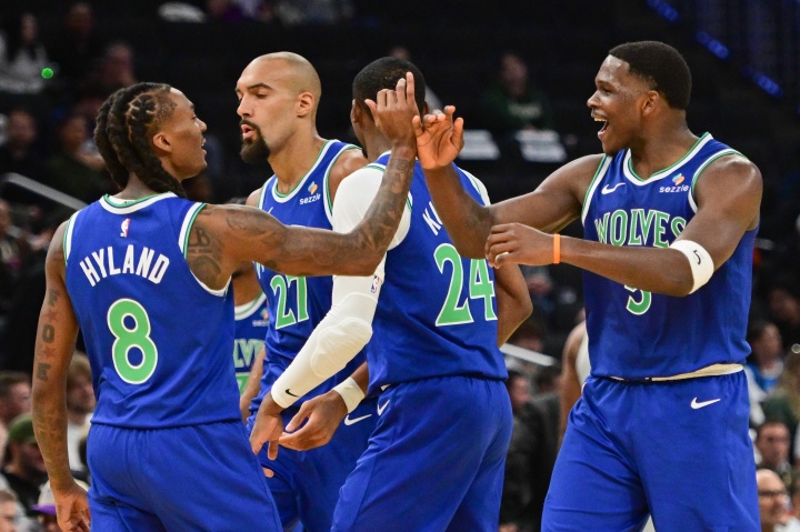 NBA彩经:爵士力拼湖人 雷霆击沉快船 76人拿下活塞 NBA彩经:爵士力拼湖人 雷霆击沉快船 76人拿下活塞
